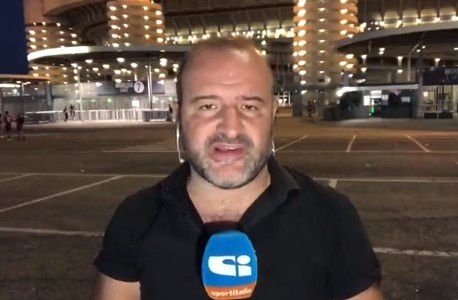 据知名记者罗马诺透露，赫罗纳关注巴萨19岁中卫法耶。